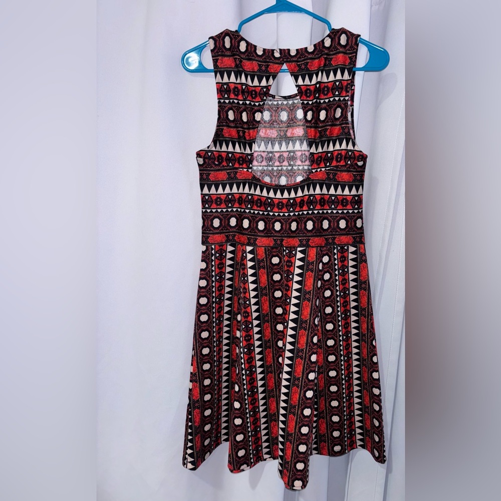 H&M Red and Black Patterned Dress medium short date night pick cocktail - Picture 4 of 5